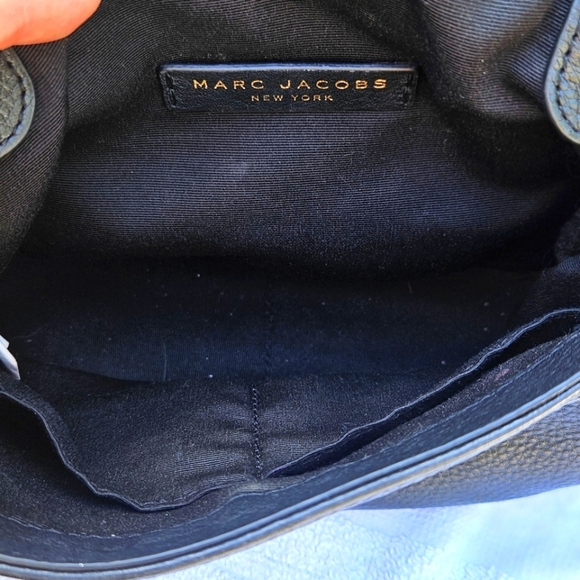 MARC JACOBS Empire City Messenger Pebbled Leather Crossbody Bag Guitar Strap - Picture 6 of 13